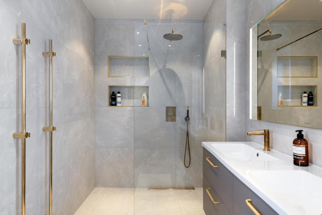 Stylish And Spacious Family Home ستوكهولم المظهر الخارجي الصورة